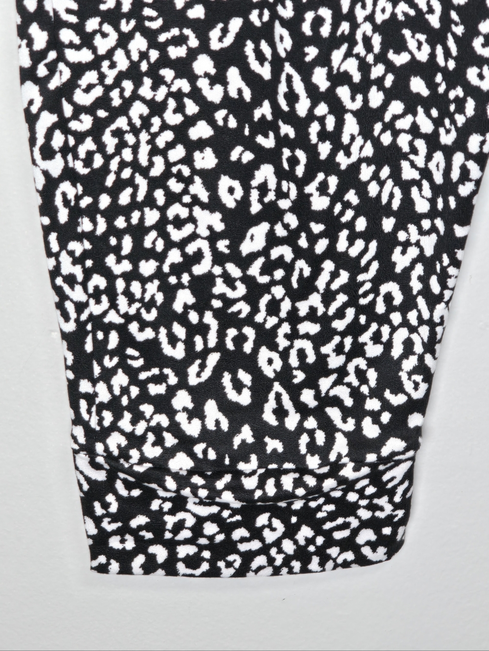 NWT Tahari Women's Relaxed Fit Animal Print Jogger Pants XL Black White Chic - Picture 5 of 10